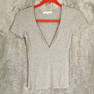 Truly Madly Deeply Gray V-neck Tee Shirt XS